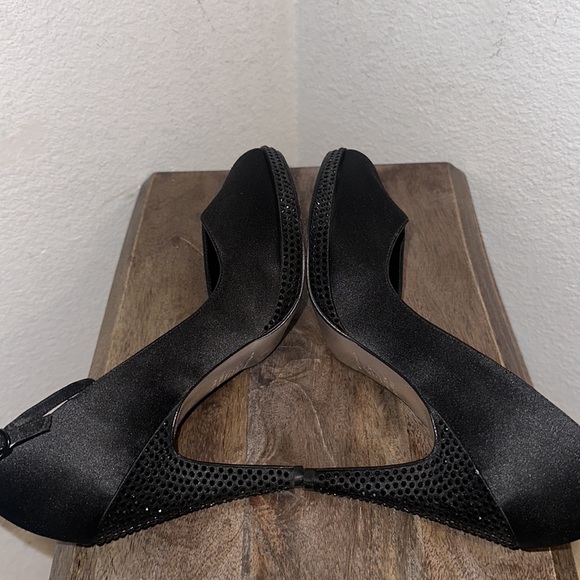 Nina Black Satin Women's Open Toe Ankle Strap Pumps Size 81/2 - Picture 9 of 11